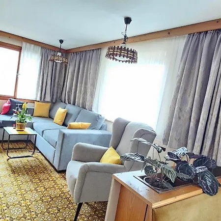 Apartment Lara *